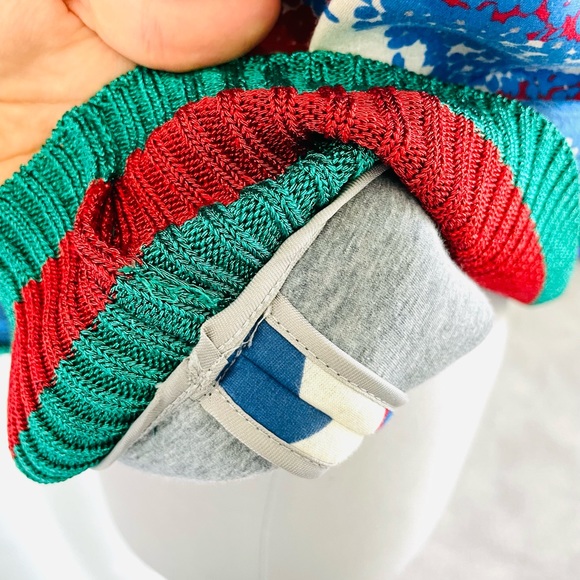 New authentic Gucci sweater with tag. Size 2-4, can be 6. Loose style. - Picture 7 of 8